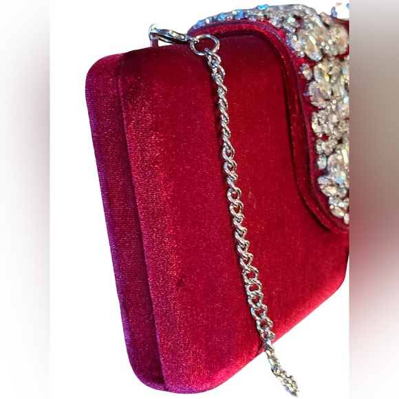 House of Harlow 1960 NWT Stunning Ruby Red Velvet Jeweled Crossbody Clutch (209) - Picture 2 of 10